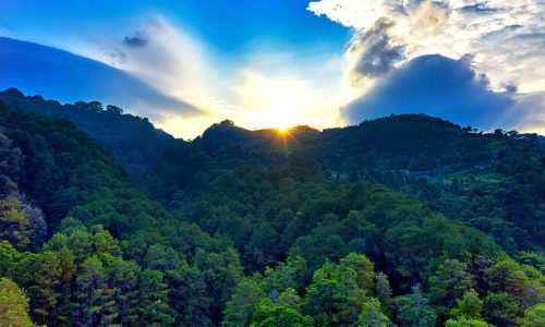 paysage nature avec ciel et lever de soleil